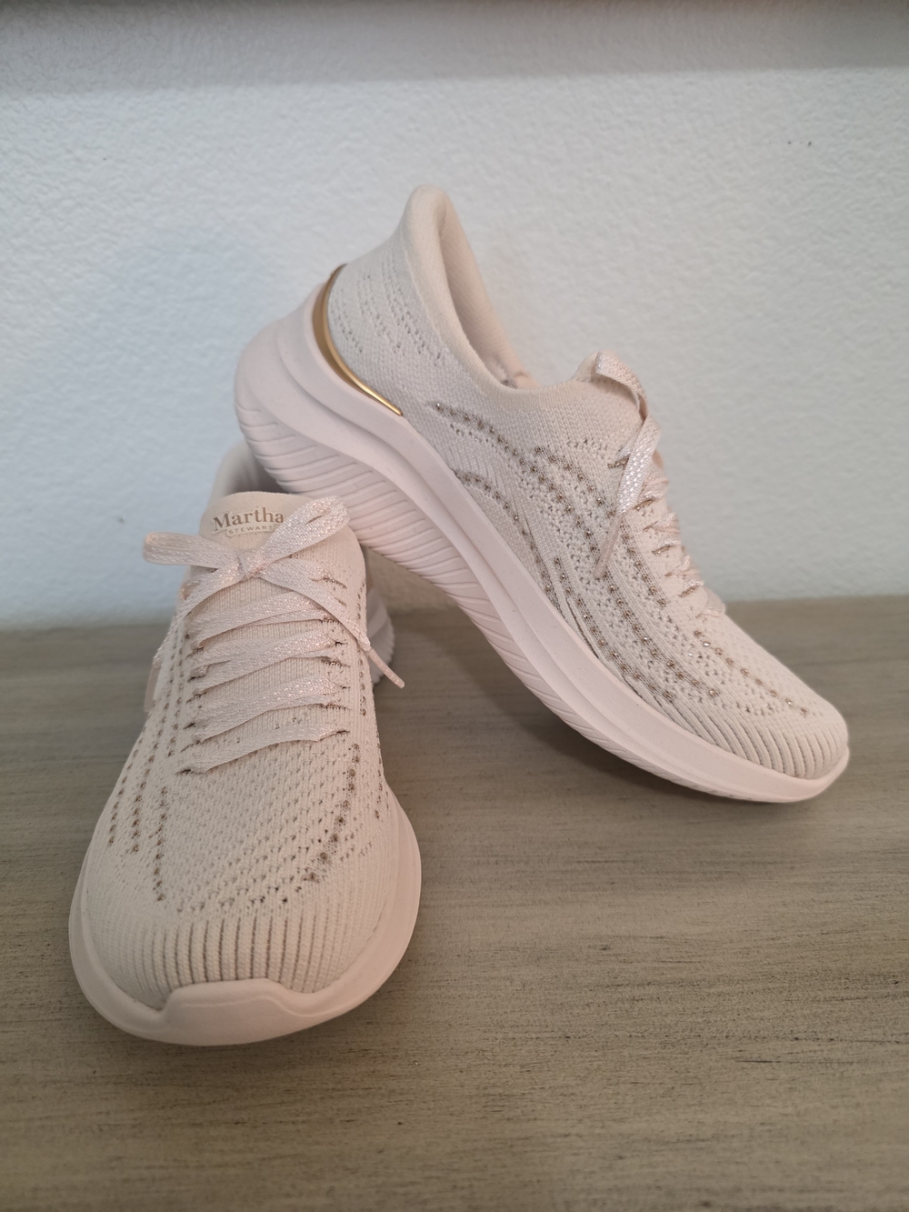 Martha Stewart Skechers White And Gold Hands Free Sneakers
